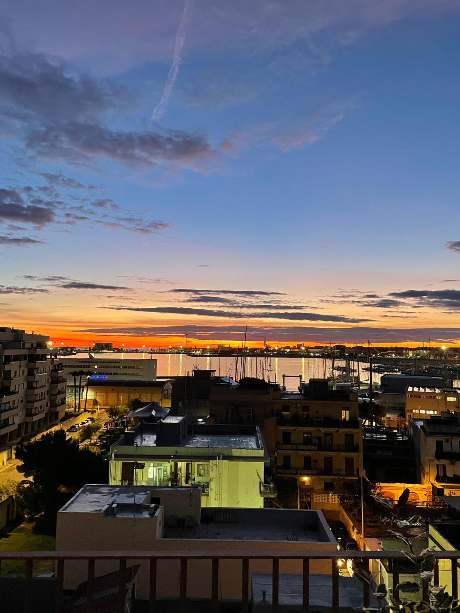 Faro Sul Mare Luxury Apartment - Zona Fiera Бари Экстерьер фото